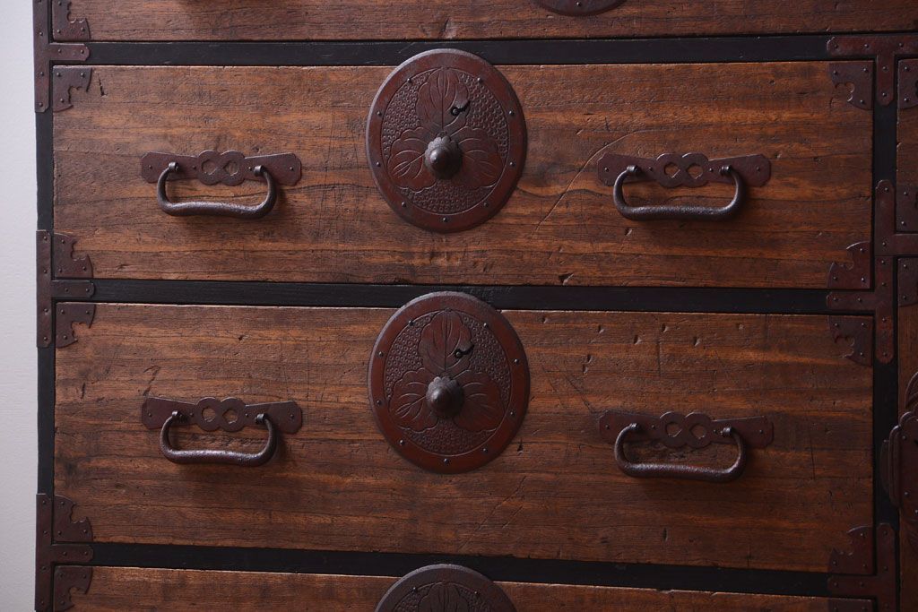 アンティーク家具　古民具・骨董　黒縁最上箪笥(時代箪笥・衣装箪笥)