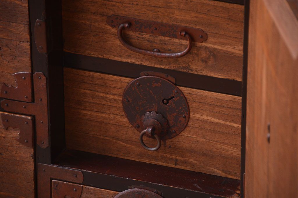 アンティーク家具　古民具・骨董　黒縁最上箪笥(時代箪笥・衣装箪笥)