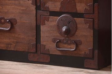 アンティーク家具　古民具・骨董　黒縁最上箪笥(時代箪笥・衣装箪笥)