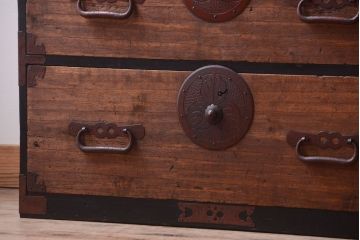 アンティーク家具　古民具・骨董　黒縁最上箪笥(時代箪笥・衣装箪笥)