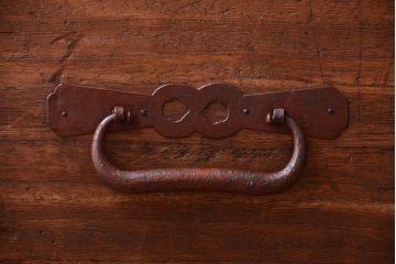 アンティーク家具　古民具・骨董　黒縁最上箪笥(時代箪笥・衣装箪笥)