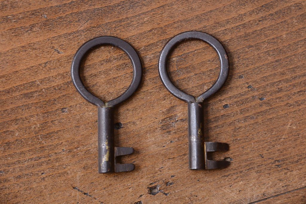 アンティーク家具　古民具・骨董　黒縁最上箪笥(時代箪笥・衣装箪笥)