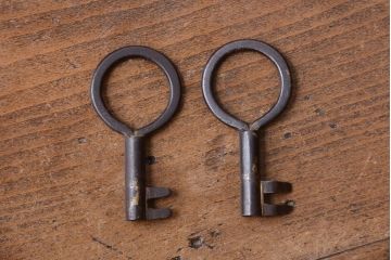 アンティーク家具　古民具・骨董　黒縁最上箪笥(時代箪笥・衣装箪笥)