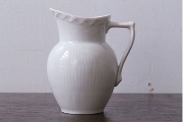アンティーク雑貨　中古　ROYAL COPENHAGEN(ロイヤルコペンハーゲン)　WHITE FLUTED HALF LACE(ホワイトフルーテッド・ハーフレース) ポット・クリーマー2点セット(洋食器)