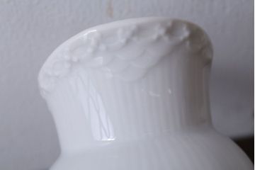 アンティーク雑貨　中古　ROYAL COPENHAGEN(ロイヤルコペンハーゲン)　WHITE FLUTED HALF LACE(ホワイトフルーテッド・ハーフレース) ポット・クリーマー2点セット(洋食器)