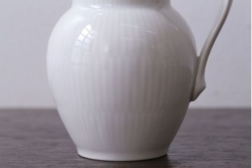 アンティーク雑貨　中古　ROYAL COPENHAGEN(ロイヤルコペンハーゲン)　WHITE FLUTED HALF LACE(ホワイトフルーテッド・ハーフレース) ポット・クリーマー2点セット(洋食器)