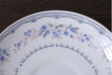 中古　イギリス　Wedgwood(ウェッジウッド)　GARDENIA(ガーデニア)　カップ&ソーサー・シュガー・クリーマー(洋食器)