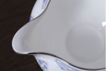 中古　イギリス　Wedgwood(ウェッジウッド)　GARDENIA(ガーデニア)　カップ&ソーサー・シュガー・クリーマー(洋食器)