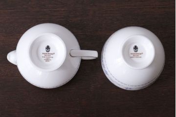 中古　イギリス　Wedgwood(ウェッジウッド)　GARDENIA(ガーデニア)　カップ&ソーサー・シュガー・クリーマー(洋食器)