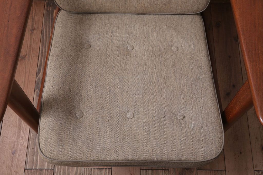 ヴィンテージ家具　北欧ビンテージ　チーク材のイージーチェア(1人掛けアームソファ)