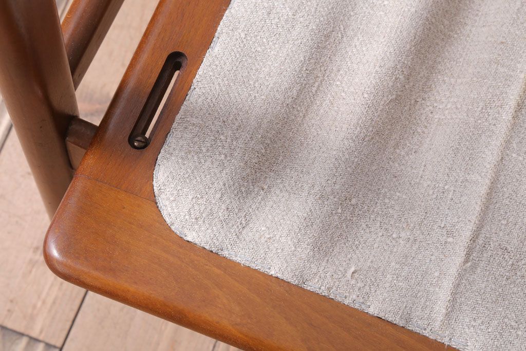 ヴィンテージ家具　北欧ビンテージ　チーク材のイージーチェア(1人掛けアームソファ)