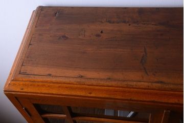 アンティーク家具　和製アンティーク　古い栓材の大きな本箱(収納棚)