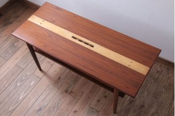 ヴィンテージ家具　北欧ビンテージ　デンマーク製　エクステンションコーヒーテーブル(センターテーブル)