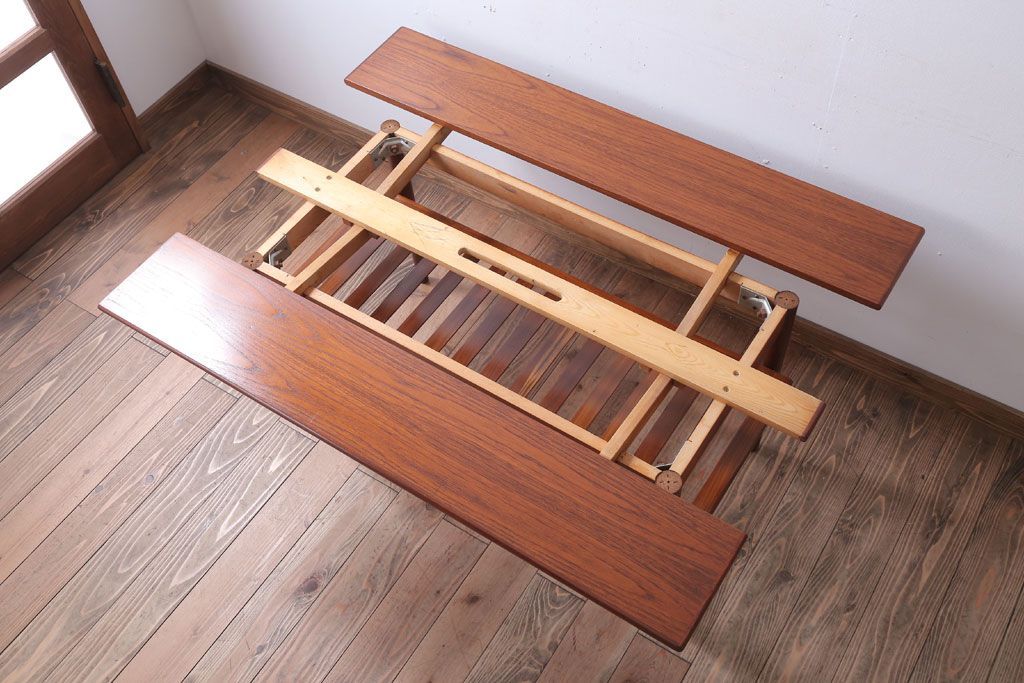 ヴィンテージ家具　北欧ビンテージ　デンマーク製　エクステンションコーヒーテーブル(センターテーブル)