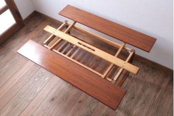 ヴィンテージ家具　北欧ビンテージ　デンマーク製　エクステンションコーヒーテーブル(センターテーブル)