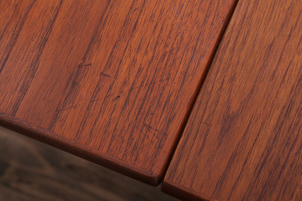 ヴィンテージ家具　北欧ビンテージ　デンマーク製　エクステンションコーヒーテーブル(センターテーブル)