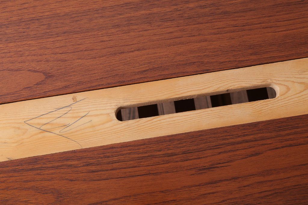 ヴィンテージ家具　北欧ビンテージ　デンマーク製　エクステンションコーヒーテーブル(センターテーブル)