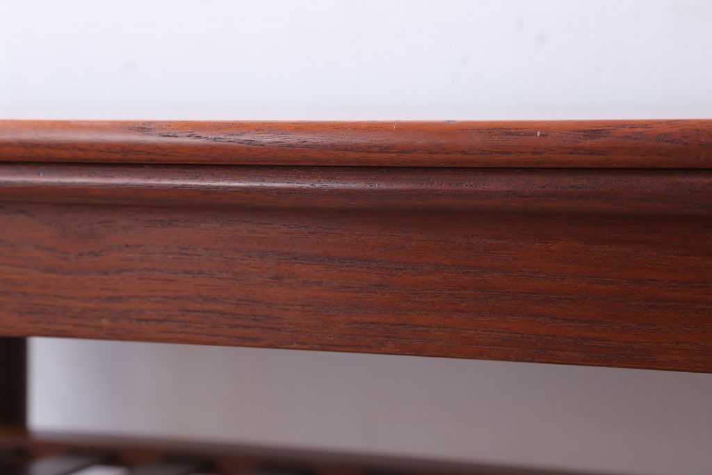 ヴィンテージ家具　北欧ビンテージ　デンマーク製　エクステンションコーヒーテーブル(センターテーブル)