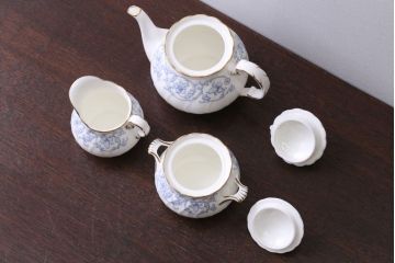アンティーク雑貨　中古　ノリタケ(Noritake)　スタジオコレクションのポット・シュガーポット・クリーマー3点セット(洋食器)