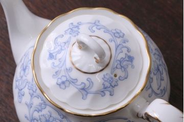 アンティーク雑貨　中古　ノリタケ(Noritake)　スタジオコレクションのポット・シュガーポット・クリーマー3点セット(洋食器)