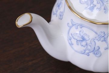 アンティーク雑貨　中古　ノリタケ(Noritake)　スタジオコレクションのポット・シュガーポット・クリーマー3点セット(洋食器)