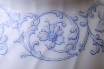 アンティーク雑貨　中古　ノリタケ(Noritake)　スタジオコレクションのポット・シュガーポット・クリーマー3点セット(洋食器)