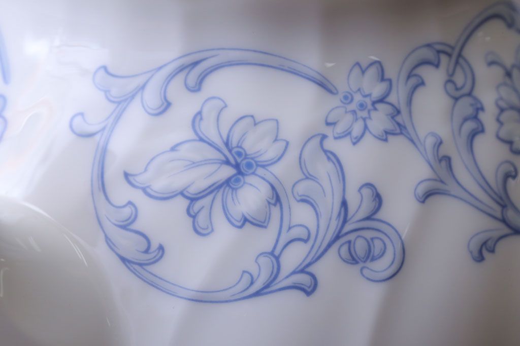 アンティーク雑貨　中古　ノリタケ(Noritake)　スタジオコレクションのポット・シュガーポット・クリーマー3点セット(洋食器)