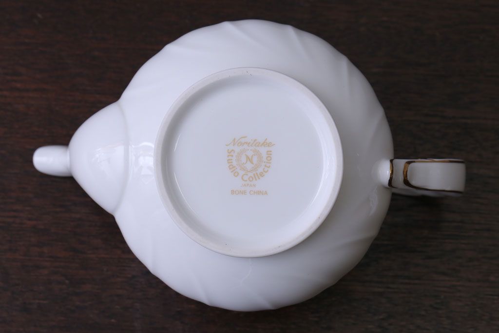 アンティーク雑貨　中古　ノリタケ(Noritake)　スタジオコレクションのポット・シュガーポット・クリーマー3点セット(洋食器)