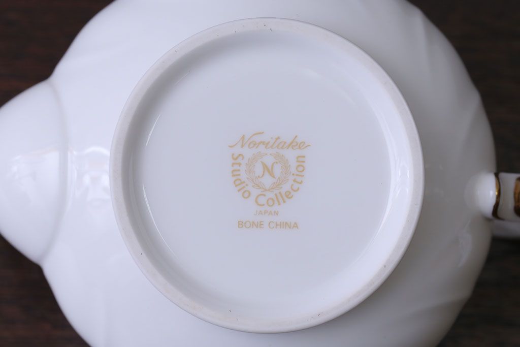 アンティーク雑貨　中古　ノリタケ(Noritake)　スタジオコレクションのポット・シュガーポット・クリーマー3点セット(洋食器)