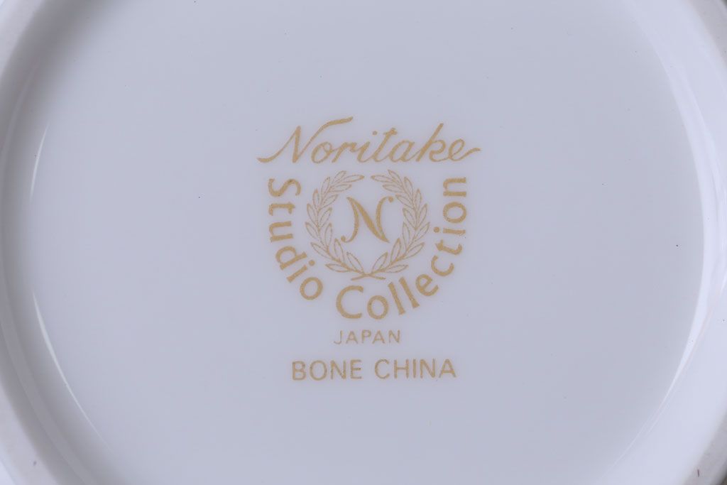アンティーク雑貨　中古　ノリタケ(Noritake)　スタジオコレクションのポット・シュガーポット・クリーマー3点セット(洋食器)