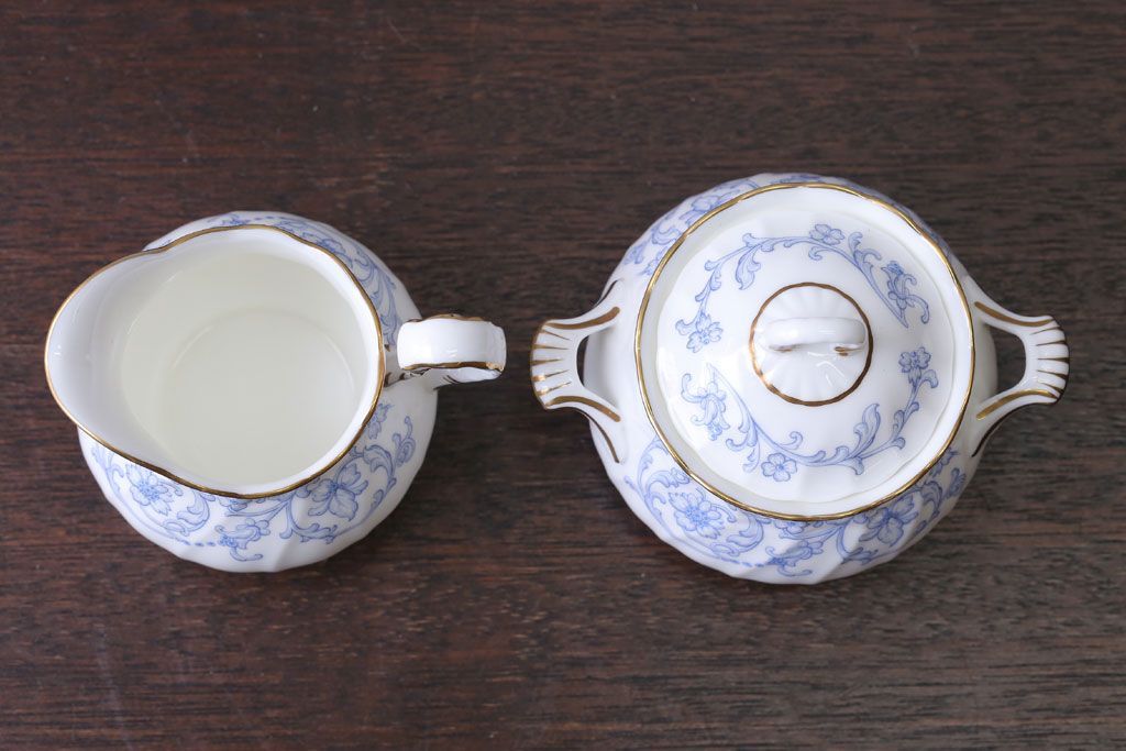 アンティーク雑貨　中古　ノリタケ(Noritake)　スタジオコレクションのポット・シュガーポット・クリーマー3点セット(洋食器)