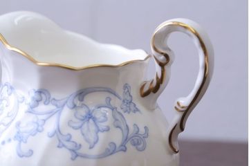 アンティーク雑貨　中古　ノリタケ(Noritake)　スタジオコレクションのポット・シュガーポット・クリーマー3点セット(洋食器)