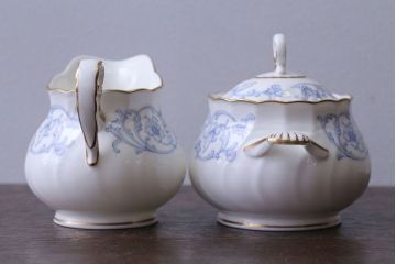 アンティーク雑貨　中古　ノリタケ(Noritake)　スタジオコレクションのポット・シュガーポット・クリーマー3点セット(洋食器)