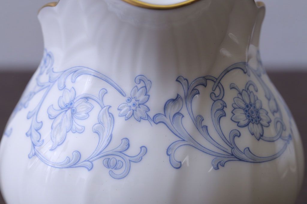 アンティーク雑貨　中古　ノリタケ(Noritake)　スタジオコレクションのポット・シュガーポット・クリーマー3点セット(洋食器)