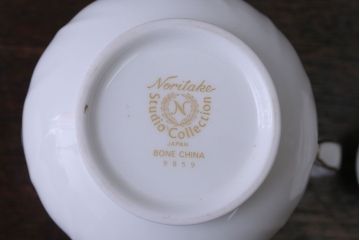 アンティーク雑貨　中古　ノリタケ(Noritake)　スタジオコレクションのポット・シュガーポット・クリーマー3点セット(洋食器)