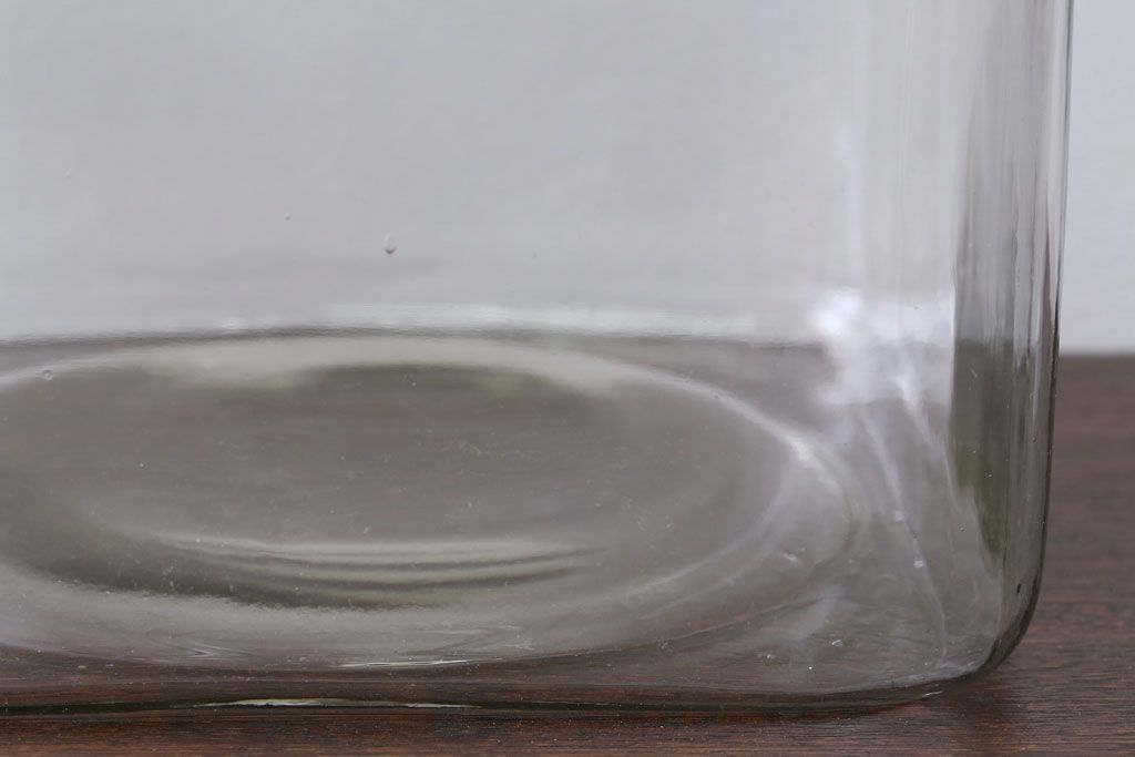 アンティーク雑貨　昭和レトロ　アンティーク四角ガラス瓶(ビン)(2)