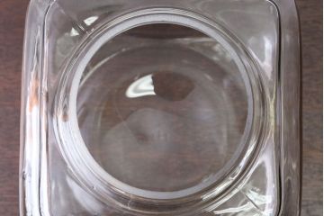 アンティーク雑貨　昭和レトロ　アンティーク四角ガラス瓶(ビン)(2)