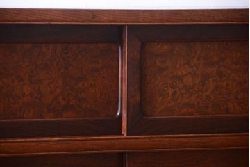 アンティーク家具　古民具・骨董　三方欅材・銅金具!細かな意匠が美しい高級茶箪笥