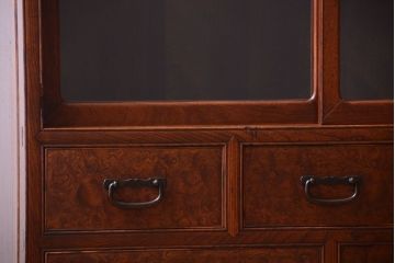 アンティーク家具　古民具・骨董　三方欅材・銅金具!細かな意匠が美しい高級茶箪笥
