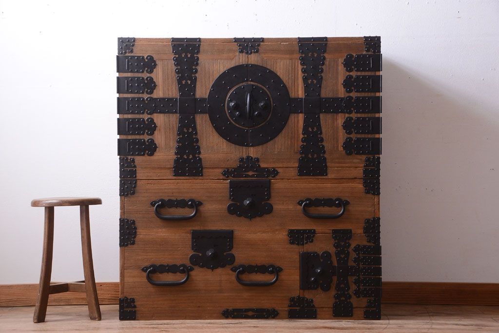 アンティーク家具　古民具・骨董　明治期　最高級!厚手金具のアンティーク木味桐観音重ね箪笥(桐箪笥、桐たんす)