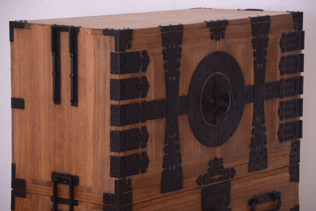 アンティーク家具　古民具・骨董　明治期　最高級!厚手金具のアンティーク木味桐観音重ね箪笥(桐箪笥、桐たんす)