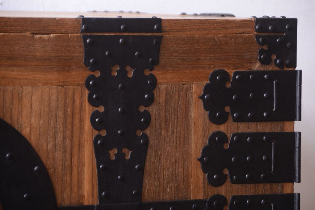 アンティーク家具　古民具・骨董　明治期　最高級!厚手金具のアンティーク木味桐観音重ね箪笥(桐箪笥、桐たんす)