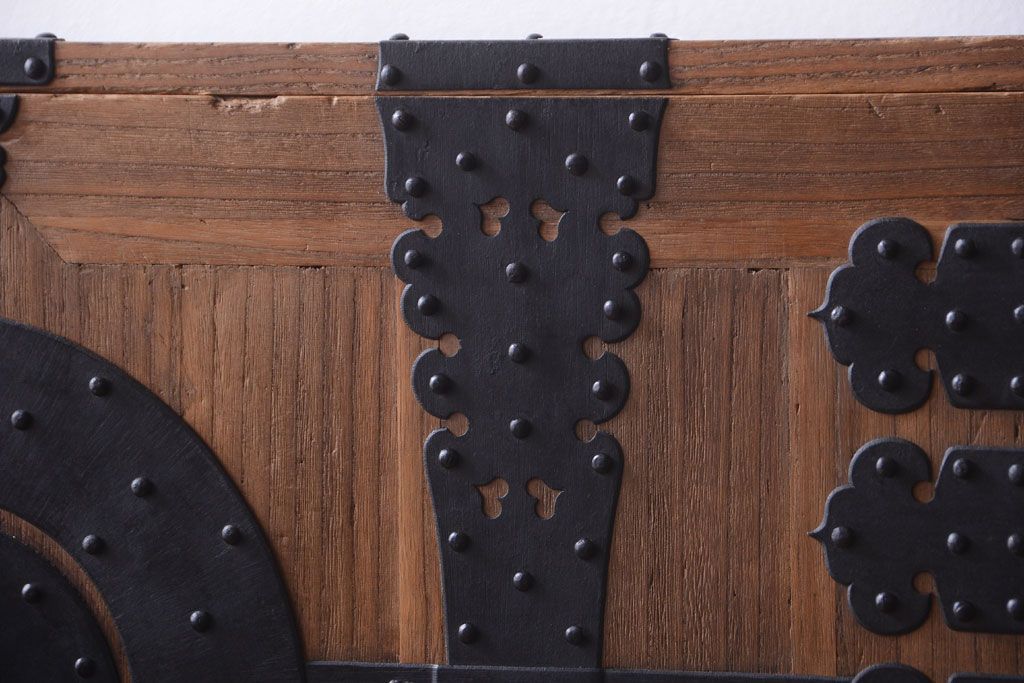 アンティーク家具　古民具・骨董　明治期　最高級!厚手金具のアンティーク木味桐観音重ね箪笥(桐箪笥、桐たんす)