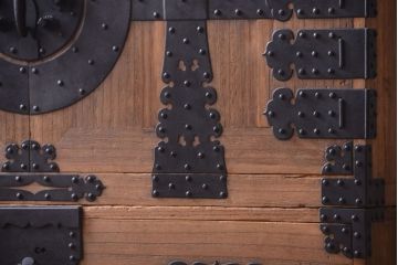 アンティーク家具　古民具・骨董　明治期　最高級!厚手金具のアンティーク木味桐観音重ね箪笥(桐箪笥、桐たんす)
