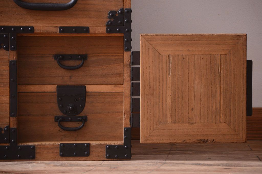 アンティーク家具　古民具・骨董　明治期　最高級!厚手金具のアンティーク木味桐観音重ね箪笥(桐箪笥、桐たんす)