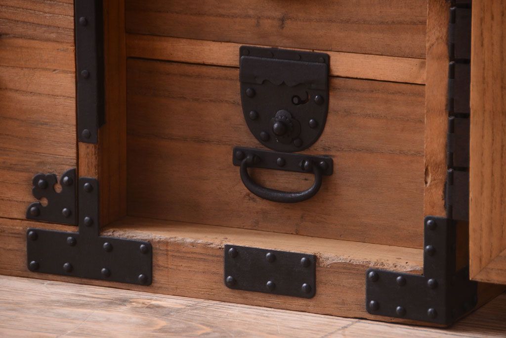 アンティーク家具　古民具・骨董　明治期　最高級!厚手金具のアンティーク木味桐観音重ね箪笥(桐箪笥、桐たんす)