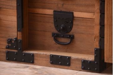 アンティーク家具　古民具・骨董　明治期　最高級!厚手金具のアンティーク木味桐観音重ね箪笥(桐箪笥、桐たんす)