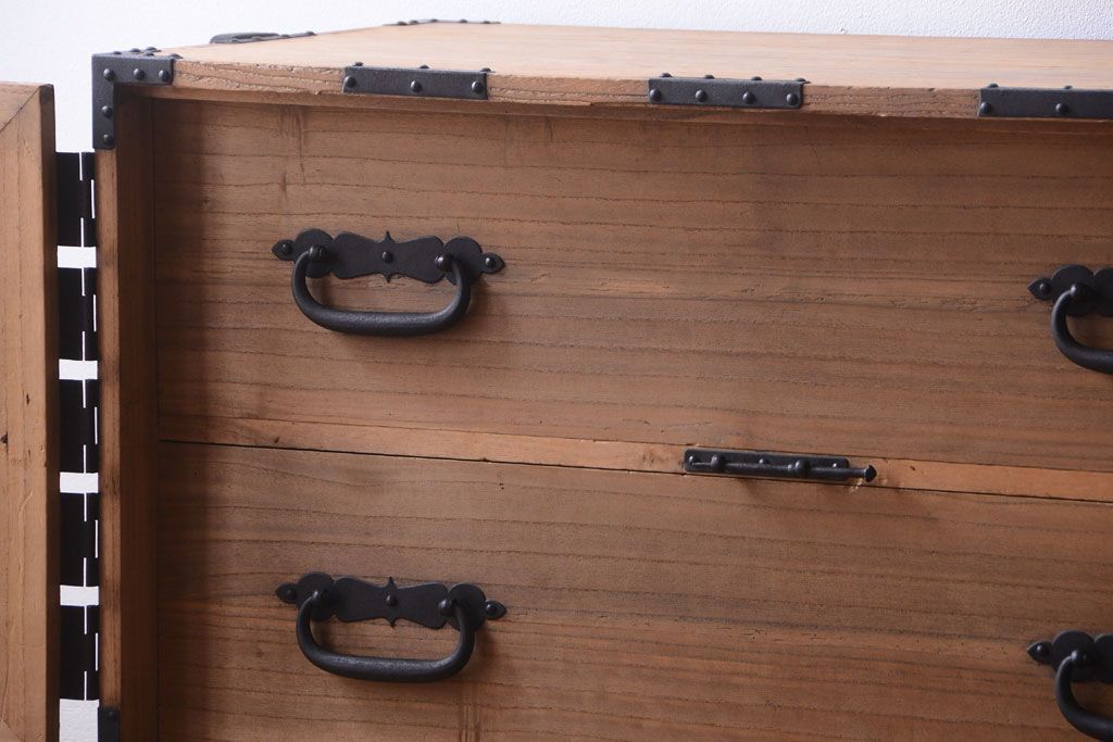 アンティーク家具　古民具・骨董　明治期　最高級!厚手金具のアンティーク木味桐観音重ね箪笥(桐箪笥、桐たんす)