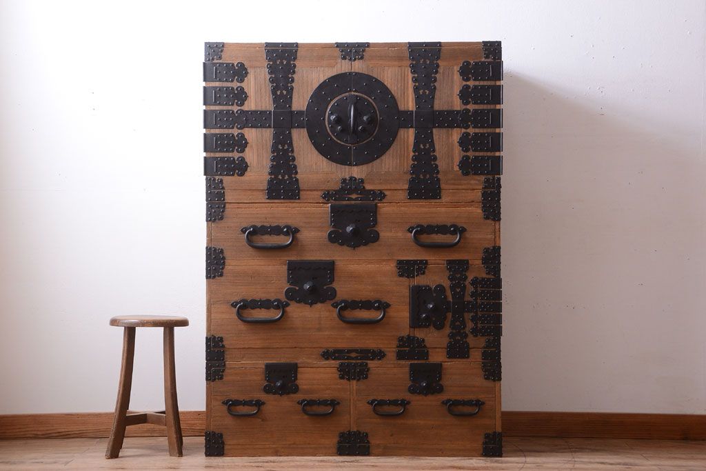 アンティーク家具　古民具・骨董　明治期　最高級!厚手金具のアンティーク木味桐観音重ね箪笥(桐箪笥、桐たんす)