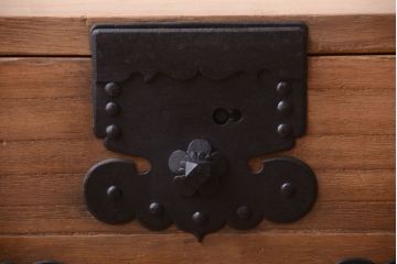 アンティーク家具　古民具・骨董　明治期　アンティーク木味桐箪笥ローボード(引き出し・衣装箪笥)